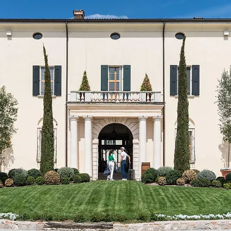 ホテル Qc Grand Arzaga Garda & Golf Calvagese della Riviera